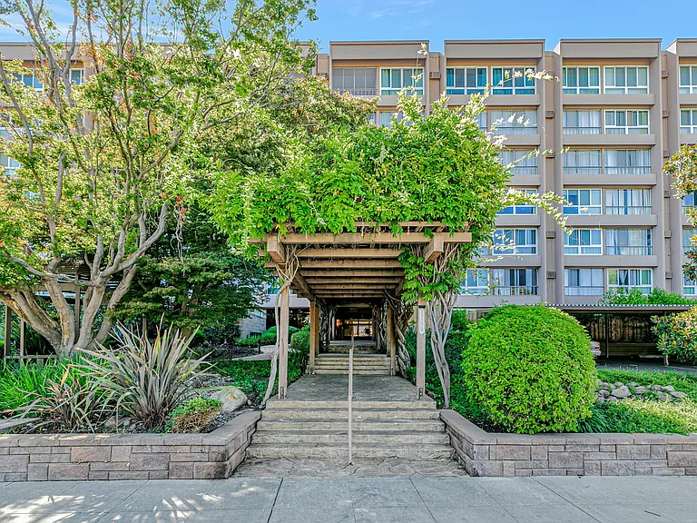 1700 Civic Center Dr #707 — Photo 57