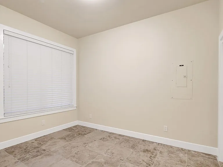 1203 W Holly St — Photo 20