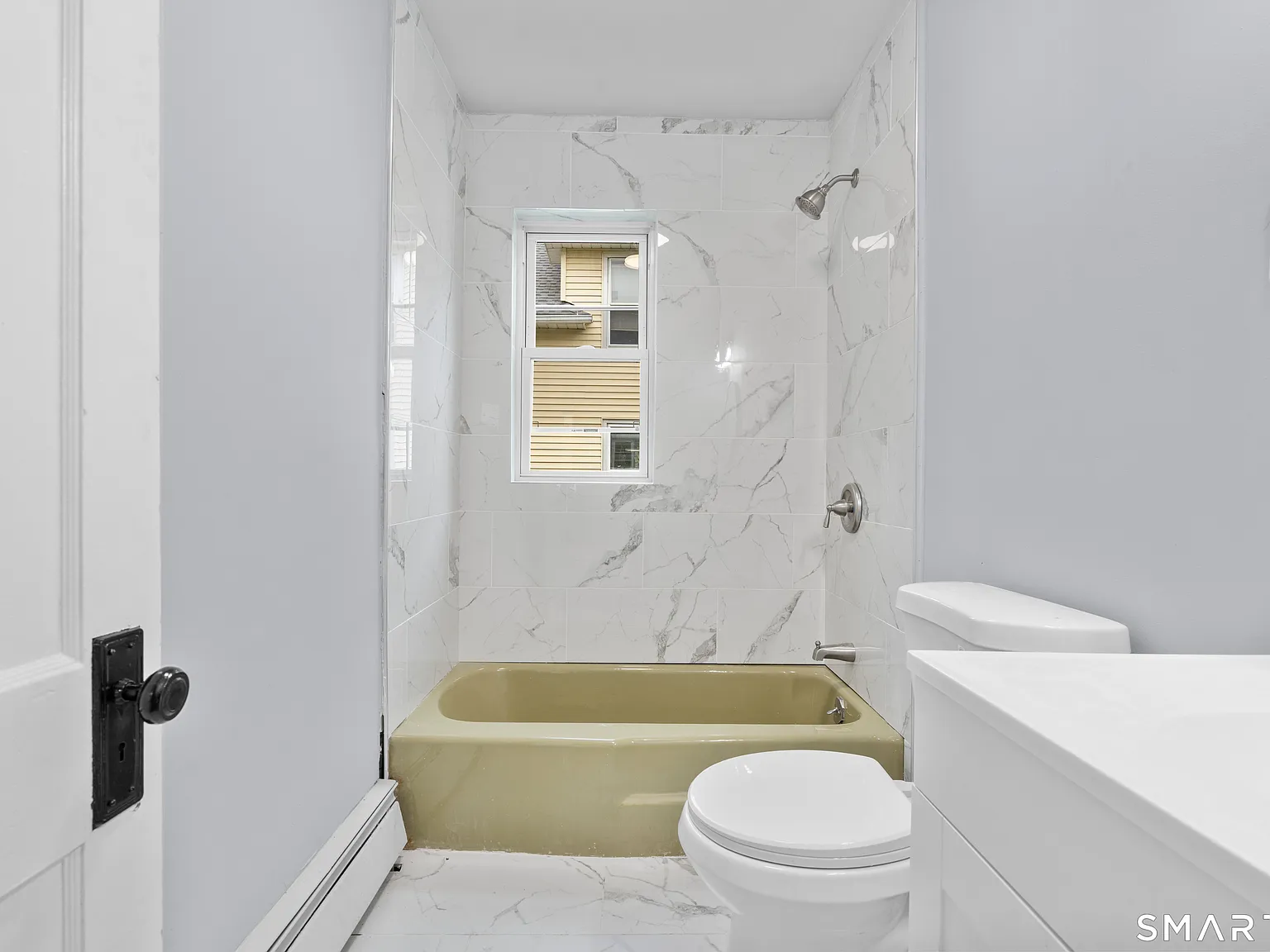 3 bed, 1.0 bath, 1100 sqft, $2,000 — Photo 3