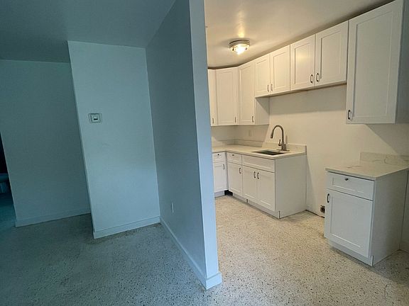 3rd image of 4555 SW 32nd Ave APT 4