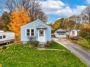 927 Ewart Rd, Akron, OH 44312