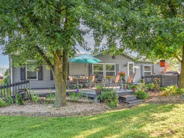 1064 Jonesville Rd, Quincy, MI 49082