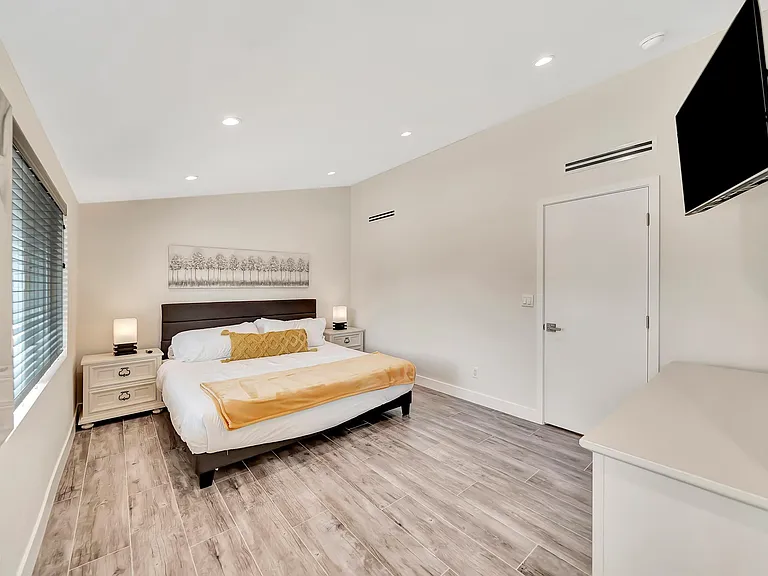 5854 McDonie Ave — Photo 24