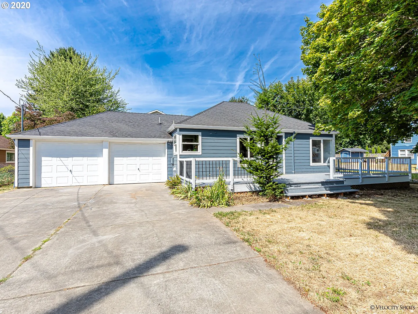 655 NW Angeline Ave photo 1