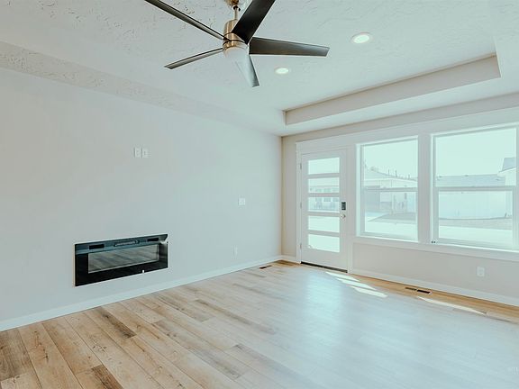 2nd image of 1233 Phillips Cir