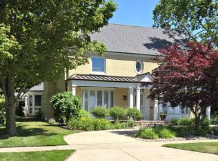 1315 Lake Blvd, Saint Joseph, MI 49085