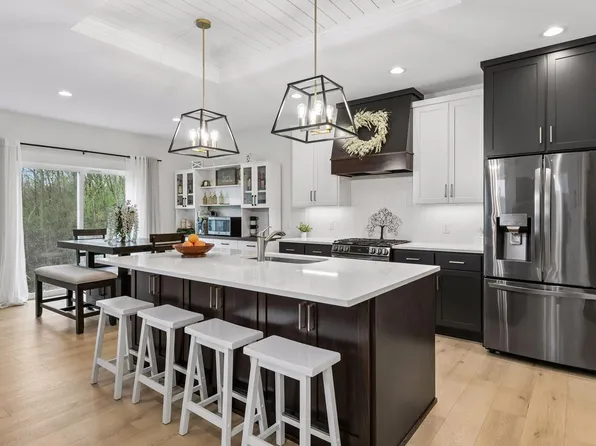 5900 Upper 179th St W, Lakeville, MN 55044