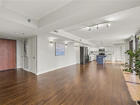 3rd image of 600 E Admiral Blvd #1205