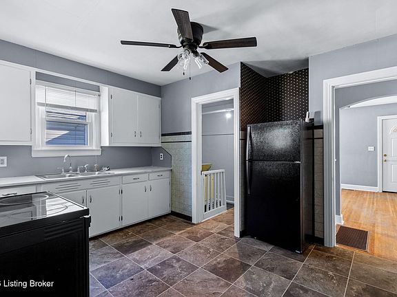 4th image of 303 Inverness Ave