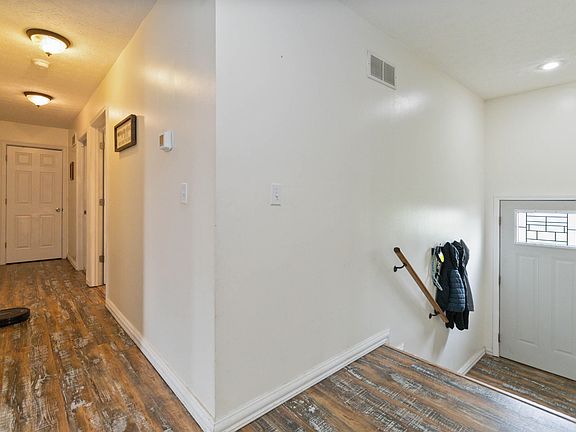 3rd image of 2710 E Highway 635