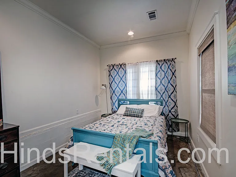 1142B Saint Ann St — Photo 5