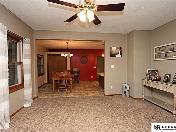 5th image of 303 S D St