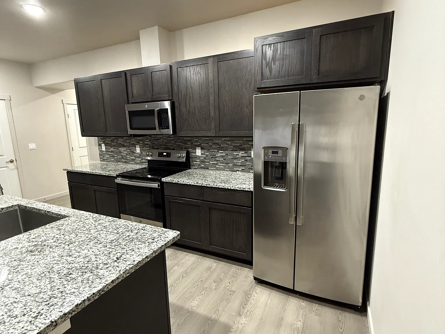 3 bed, 2.5 bath, 1560 sqft, $2,050 — Photo 4