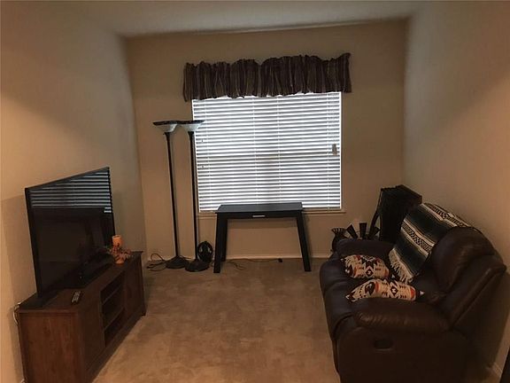 5th image of 2205 Arrowhead Dr
