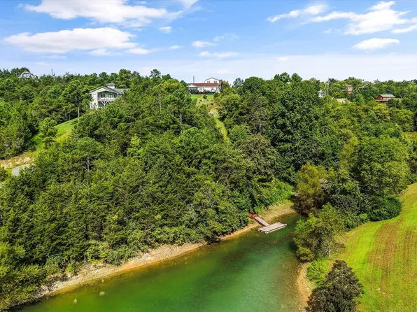 2064 Kerr Rd, Sevierville, TN 37876