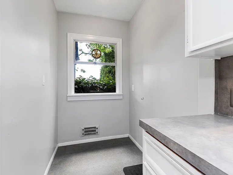 3814 46th Ave NE — Photo 15