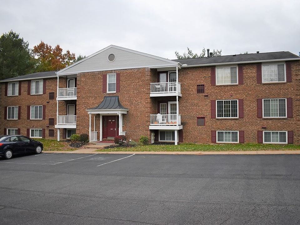 1st image of 945 Wood Hollow Dr #D