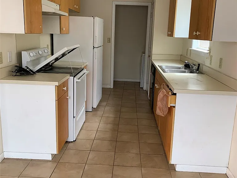 3901 College Main St #B — Photo 19