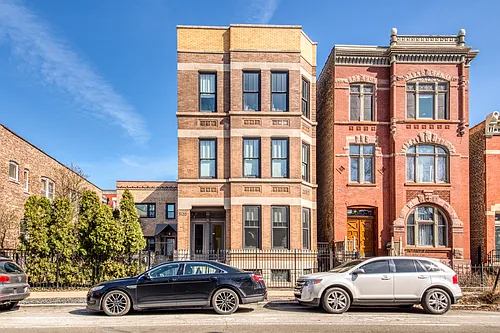 1135 N Damen Ave #2R Photo 1