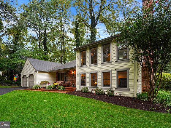 3rd image of 5917 New England Woods Dr