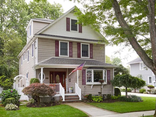 65 Emerson Avenue, Floral Park, NY 11001