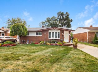 32111 Birchwood St, Westland, MI 48186
