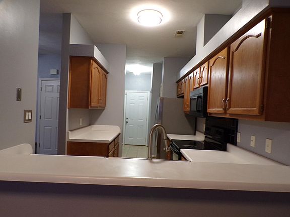 2nd image of 507 Kingston Ct