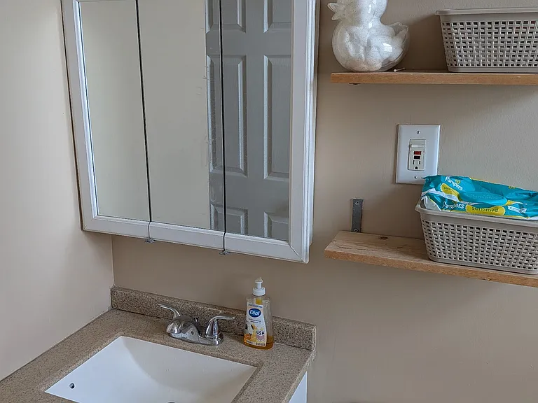 4061 N Melvina Ave #3 — Photo 9