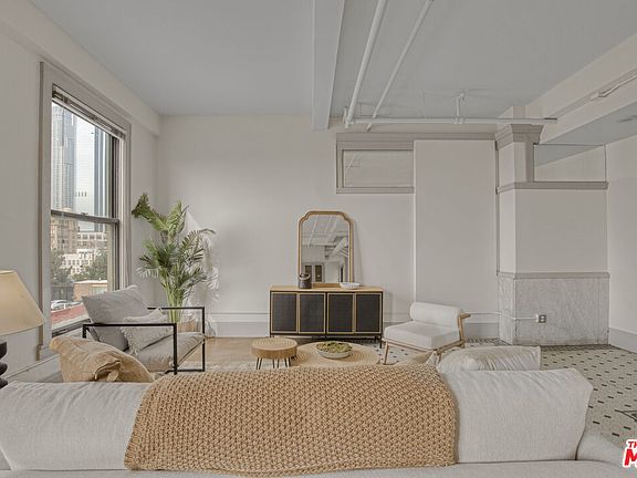4th image of 108 W 2nd St APT 708