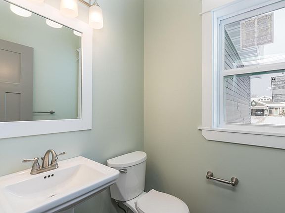 5th image of 3029 Park North Dr