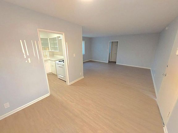 2nd image of 304 N Rossmore Ave #43