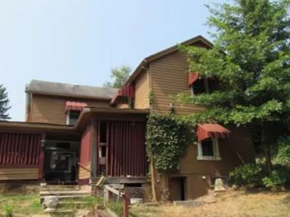 200 Burkhart St, Bentleyville, PA 15314