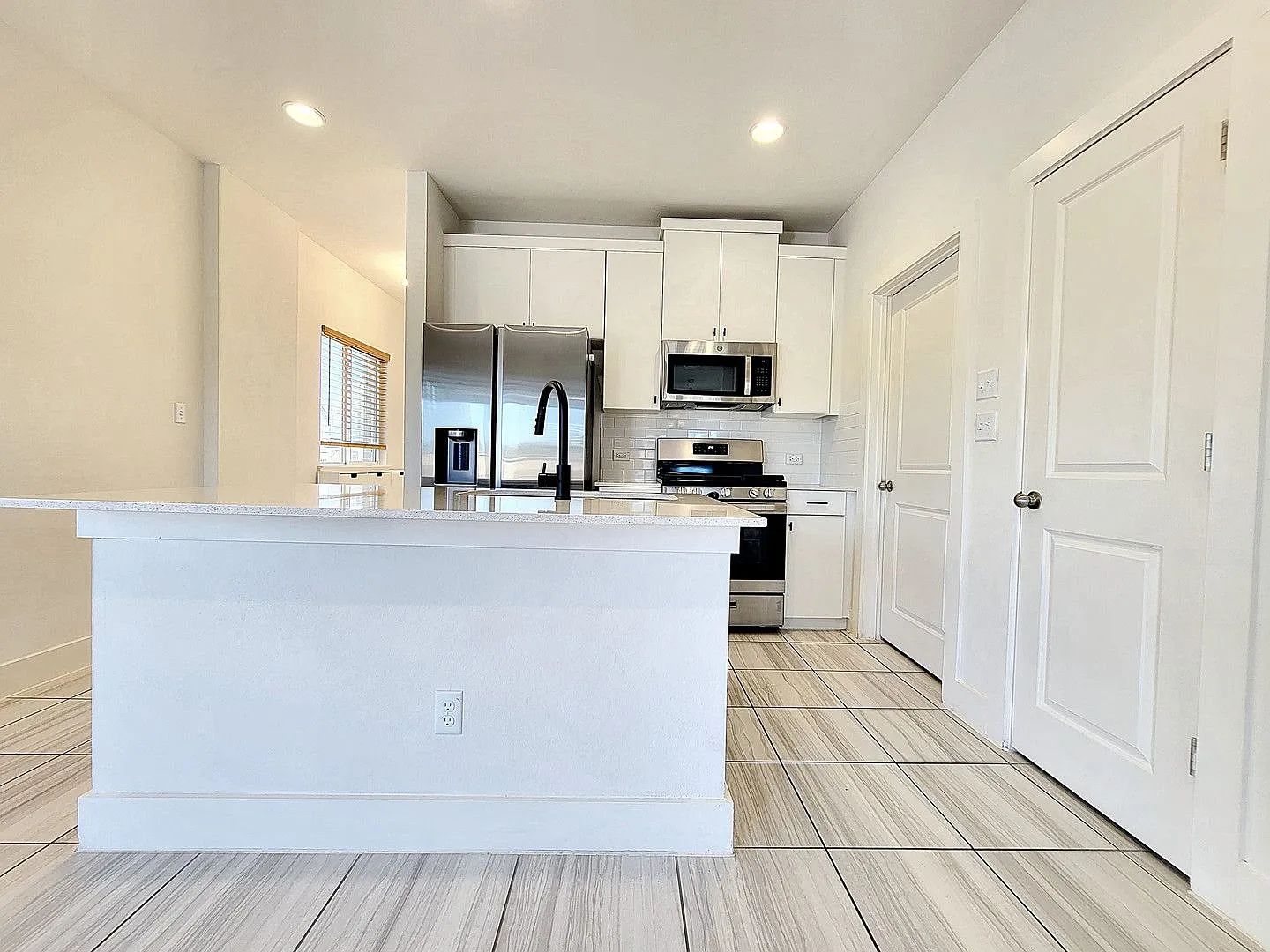 Spacious Georgetown Rental Featuring 4 Bedrooms, 2.5 Baths & 2-Car Garage! — Photo 4