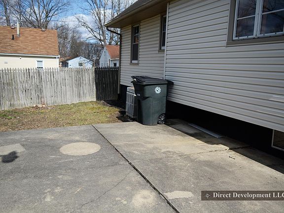 3rd image of 1330 Eastland Ave SE
