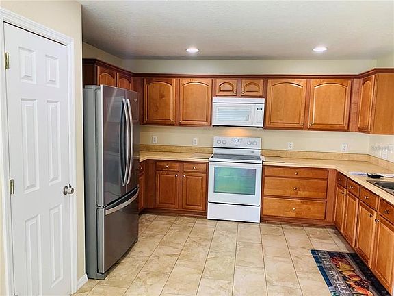 2nd image of 3338 Saint Vincent Ln