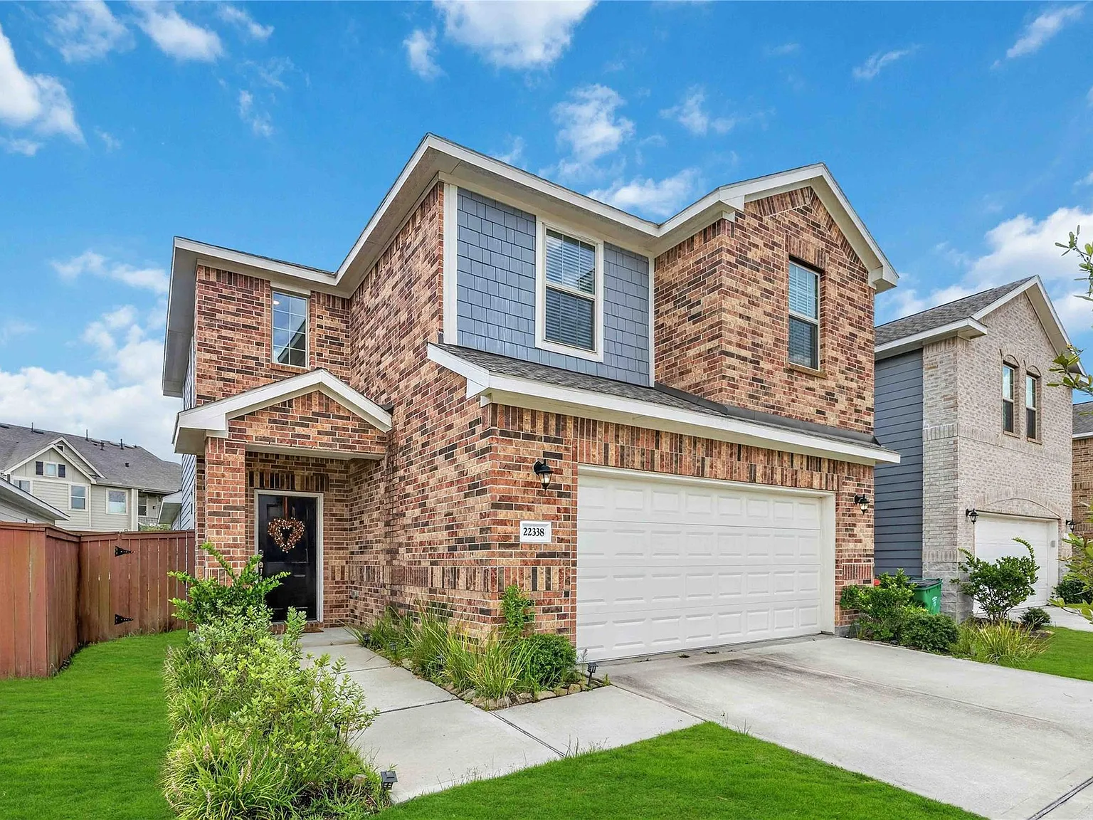 5 bed, 3.0 bath, 2686 sqft, $2,299 — Photo 2