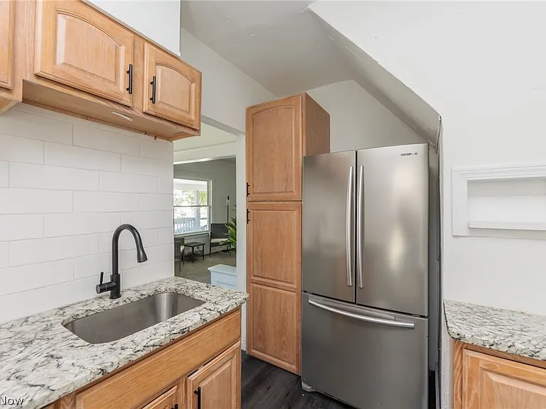 2035 Chesterland Ave #DOWN — Photo 24