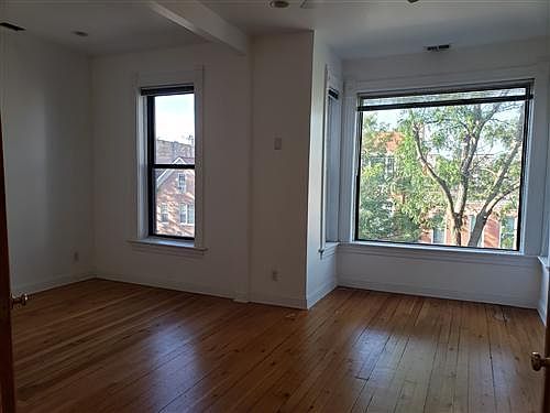 2nd image of 2719 W Thomas St APT 3