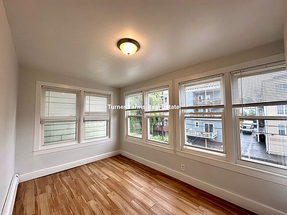 2nd image of 22 Howell St