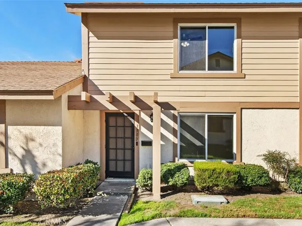 330 Carriage Dr APT D, Santa Ana, CA 92707