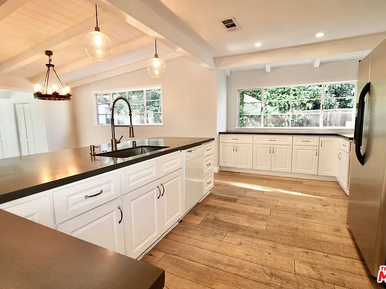 5415 Coldwater Canyon Ave — Photo 15