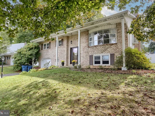 19 San Juan Dr, Mechanicsburg, PA 17055