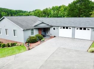 355 Crafts Ford Ct, Wirtz, VA 24184