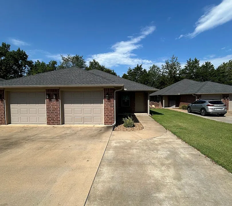 103 Sequoya Dr #A & B