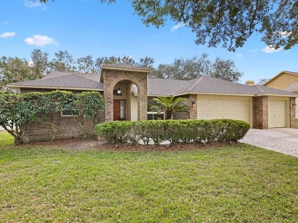 3917 Appletree Dr, Valrico, FL 33594