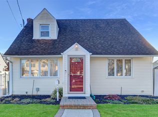 366 Coolidge Ave, Oceanside, NY 11572