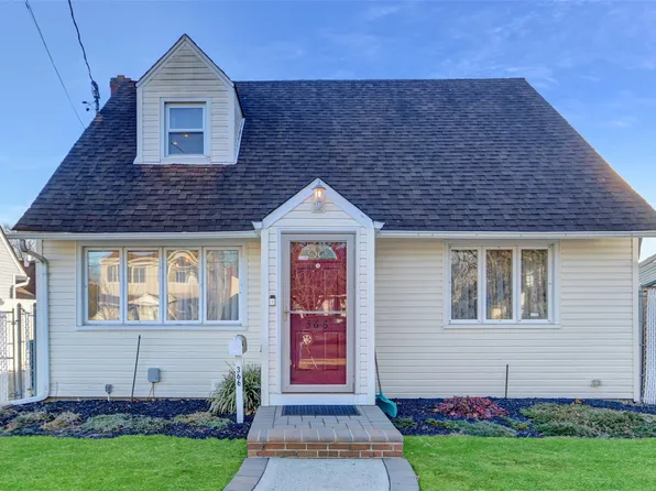 366 Coolidge Avenue, Oceanside, NY 11572