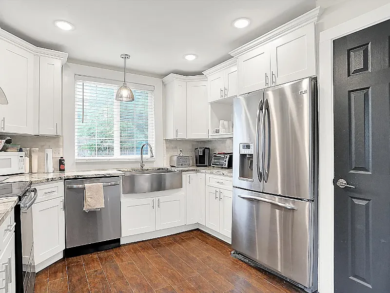 Lease Option Opportunity: Beautifully Updated 3 Bed, 3 Bath Home Near Southeast Indianapolis — Photo 2