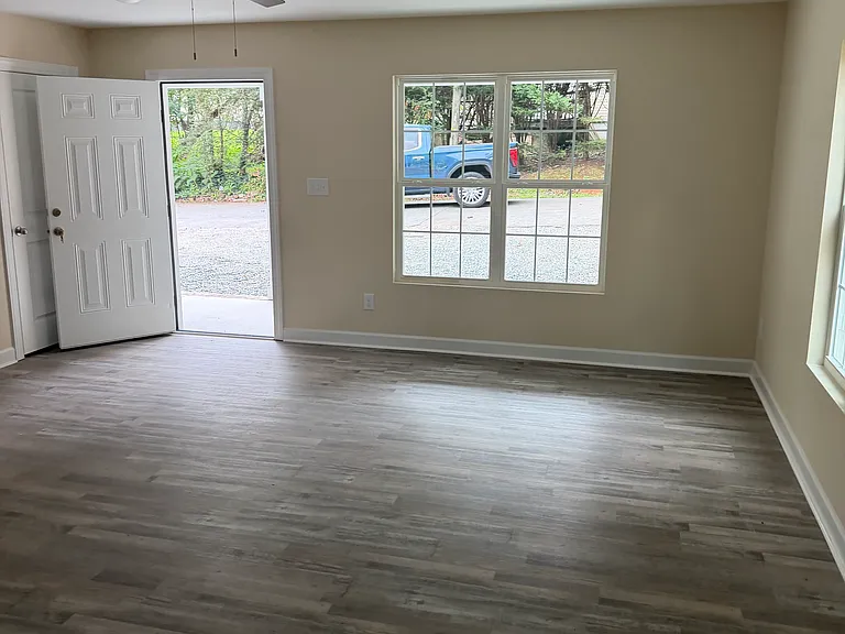 1350 Utopia Rd — Photo 1