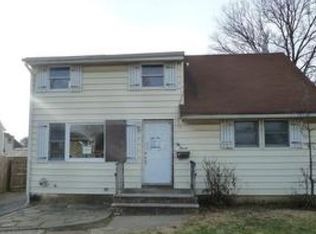 11 Louis St, Hopelawn, NJ 08861